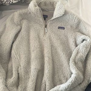 Patagonia grey fuzzy quarterzip